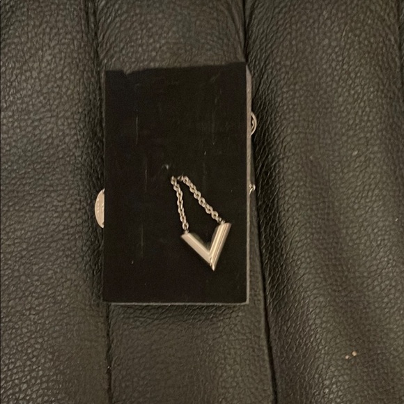 Louis Vuitton Jewelry - Silver LV V-Shaped Pendant Necklace
